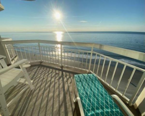 Beautiful Oceanfront Condo 1108